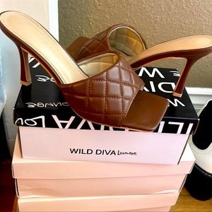 Wild diva brown n tan size 10 mules